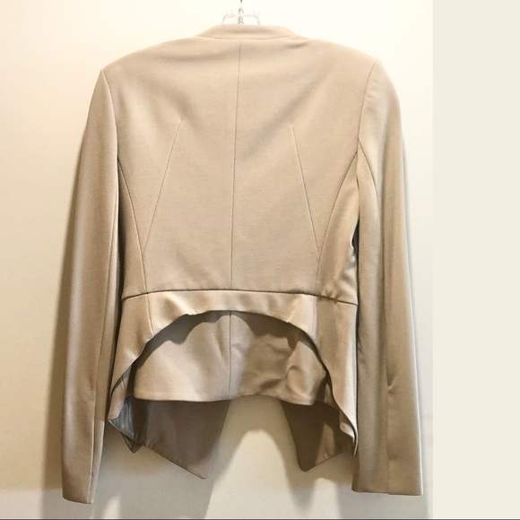 🥳 HOST PICK 🥳  HALSTON HERITAGE BLAZER W/ LAMBSKIN LEATHER DETAIL - Picture 3 of 14